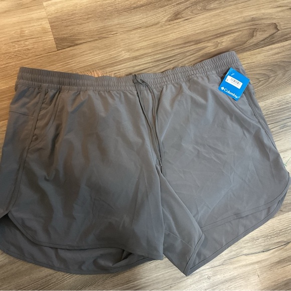 Columbia Gray Omni shield Short Size 3XL NWT - Picture 3 of 9
